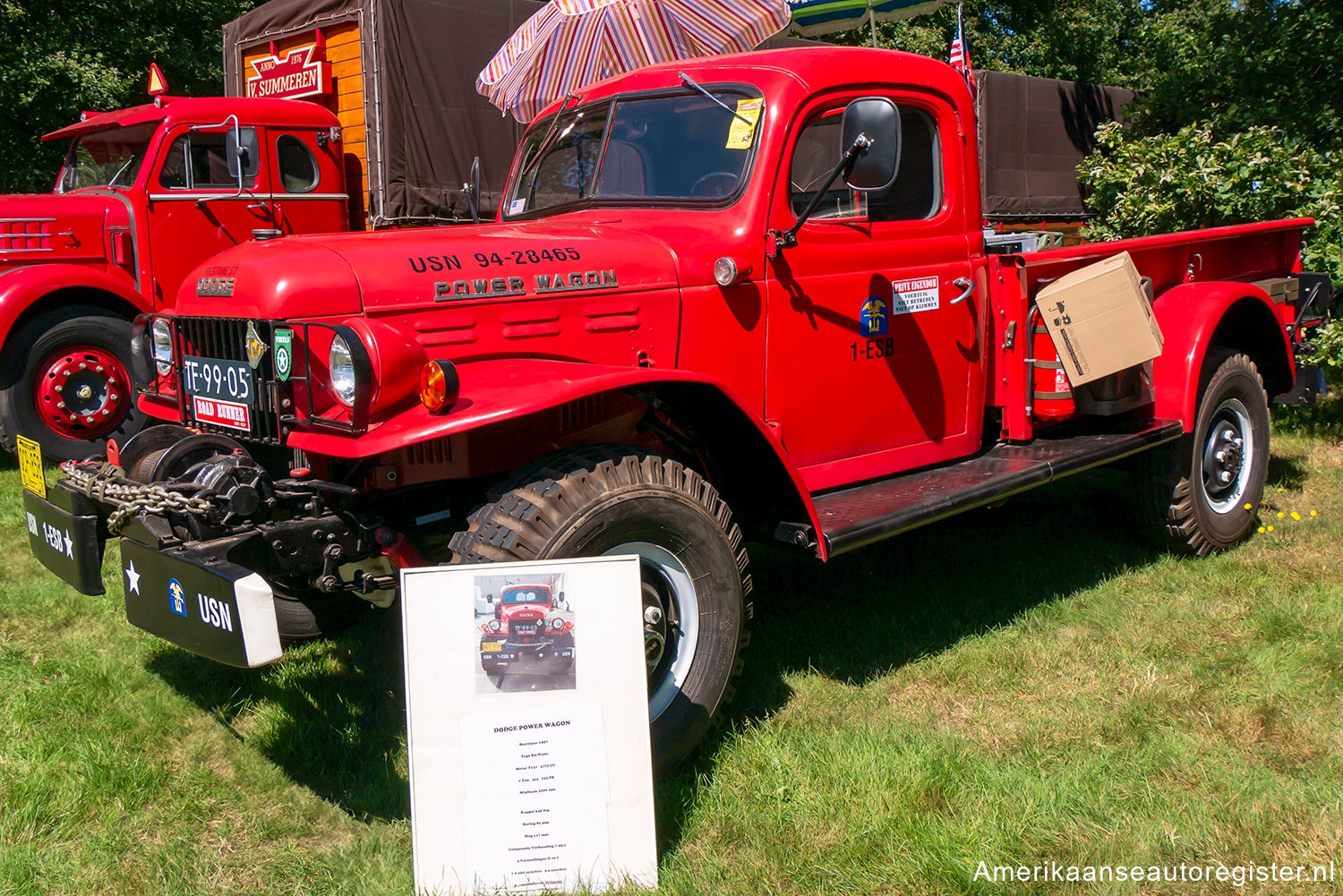 Vrachtwagens Dodge Power Wagon uit 1957